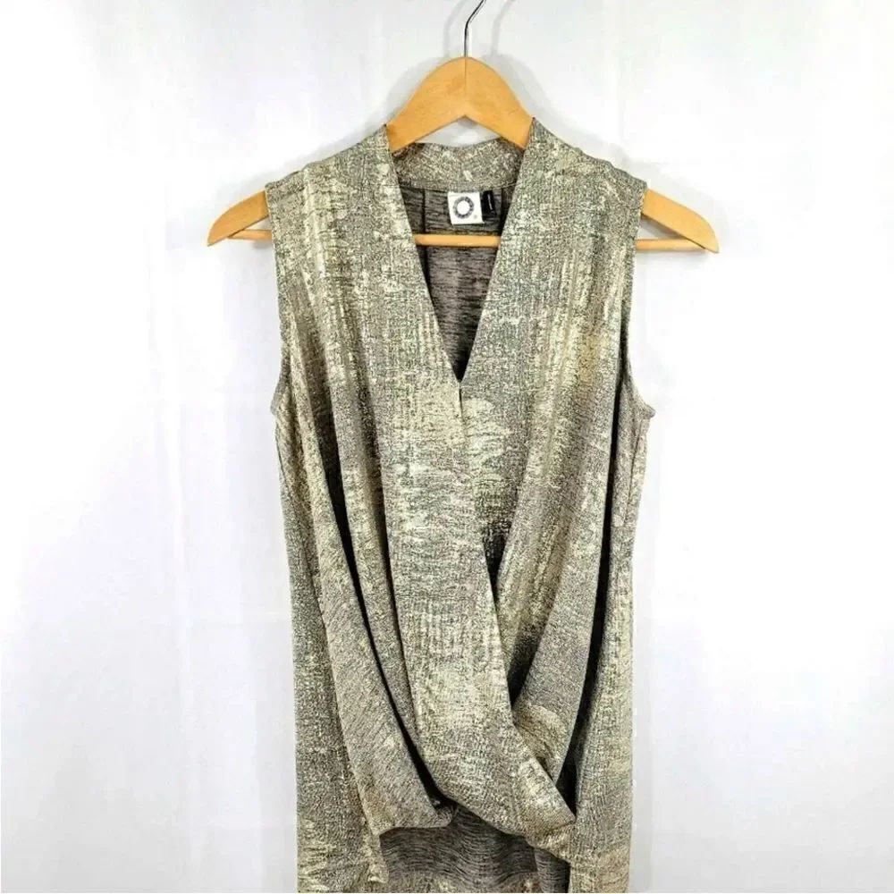 Akemi & Kin metallic top